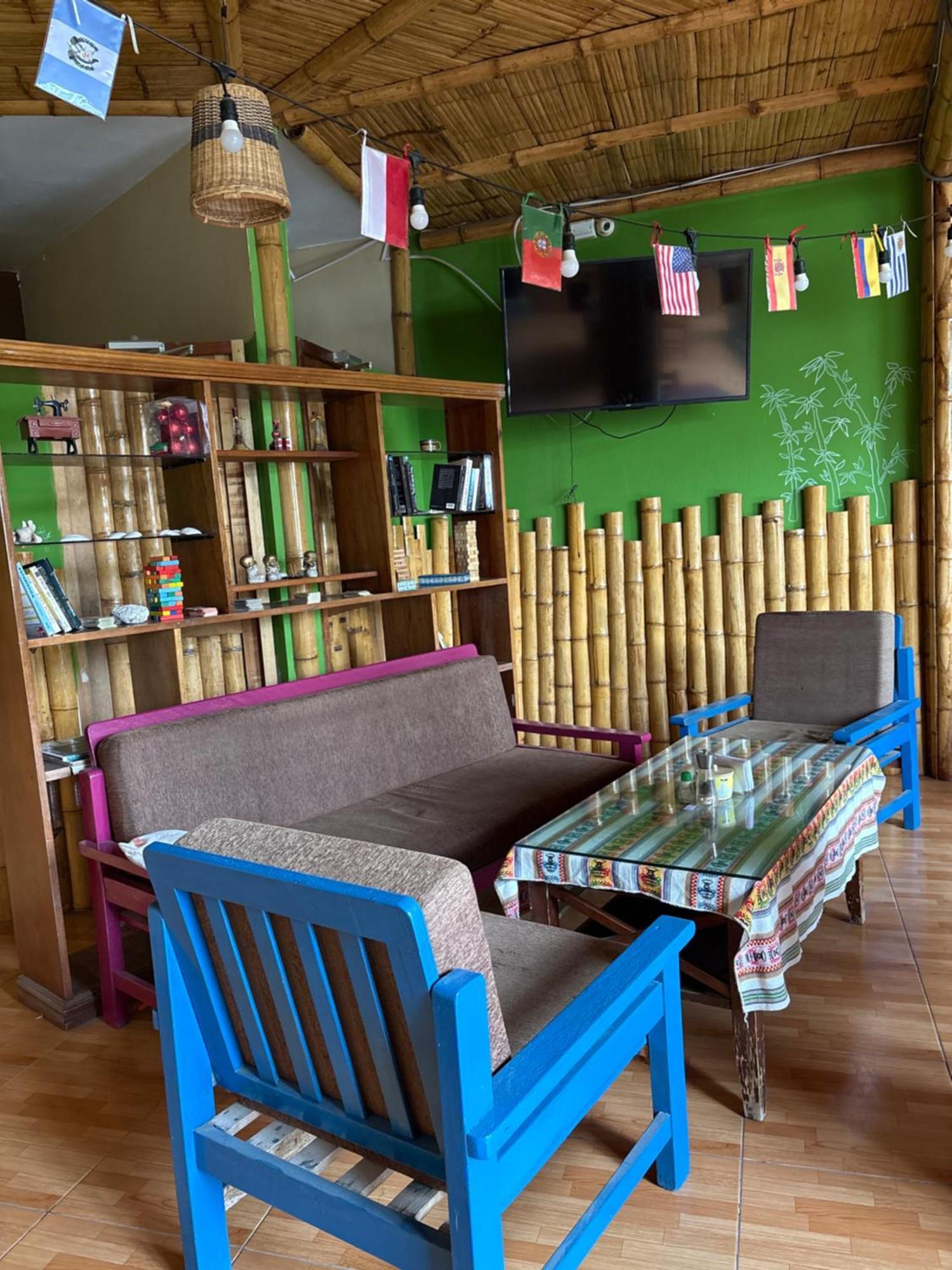 La Casa De Bamboo Hostel